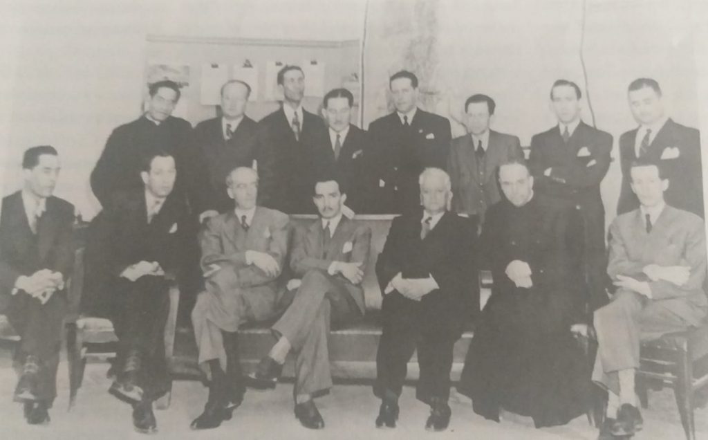 Sesión inaugural de la Casa de la Cultura Ecuatoriana (CEE), en el despacho del Ministro de Educación, el 28 de agosto de 1944.